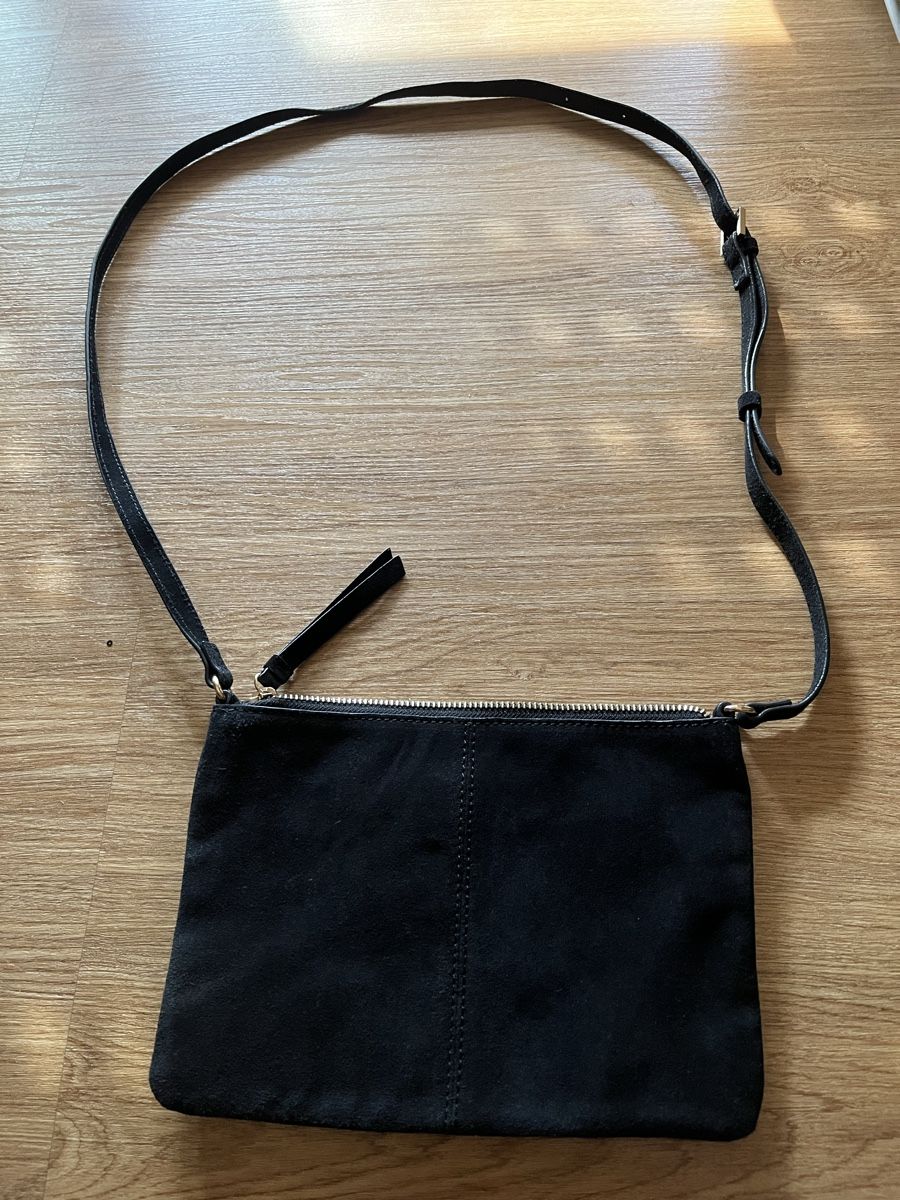 Sacs femmes: Schwarze Wildleder Tasche / Pouch / Accessorize – Neuf (Voir description) à Biel/Bienne par LadyDita