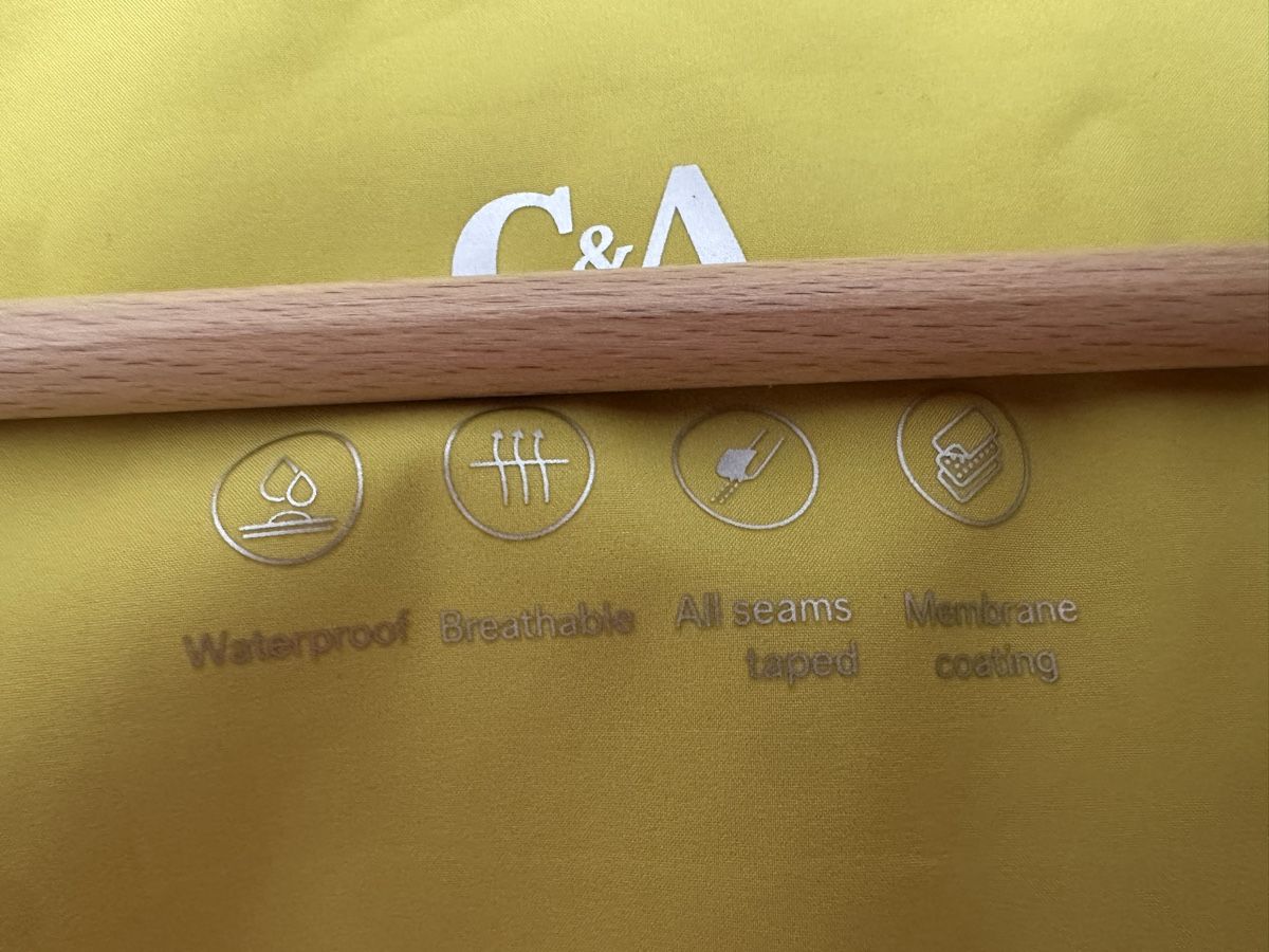 Giacche: C&A Yellow Waterproof Jacket- Perfect for Rain! – Usato da Gümligen venduto da aig_7jjx 4
