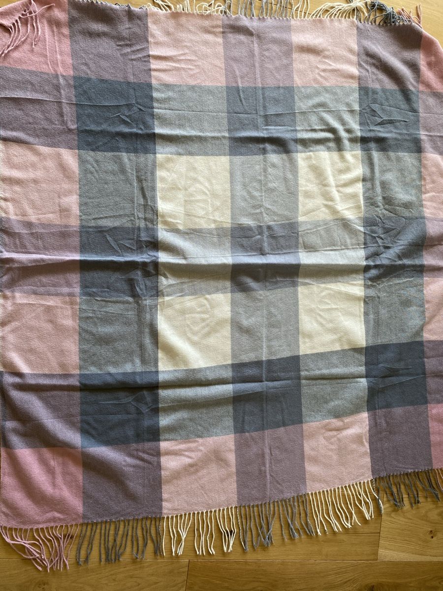 Foulards & écharpes: Schal rosa/weiss/grau – Neuf (Voir description) à Schleitheim par Preja 1