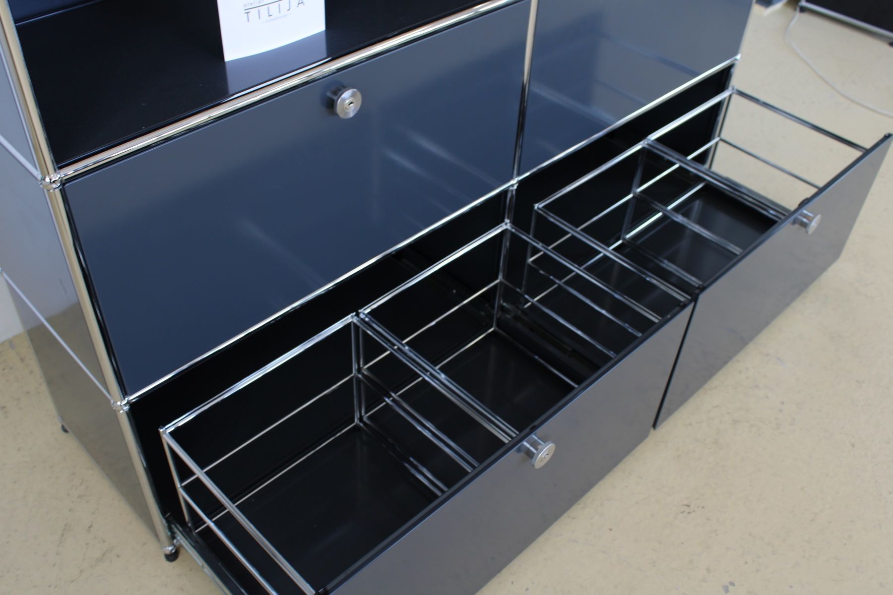 USM Cassettiere: USM Sideboard Anthrazitgrau, Umbau & Lieferung möglich – Usato da Meinisberg venduto da atelier_TILIJA 2