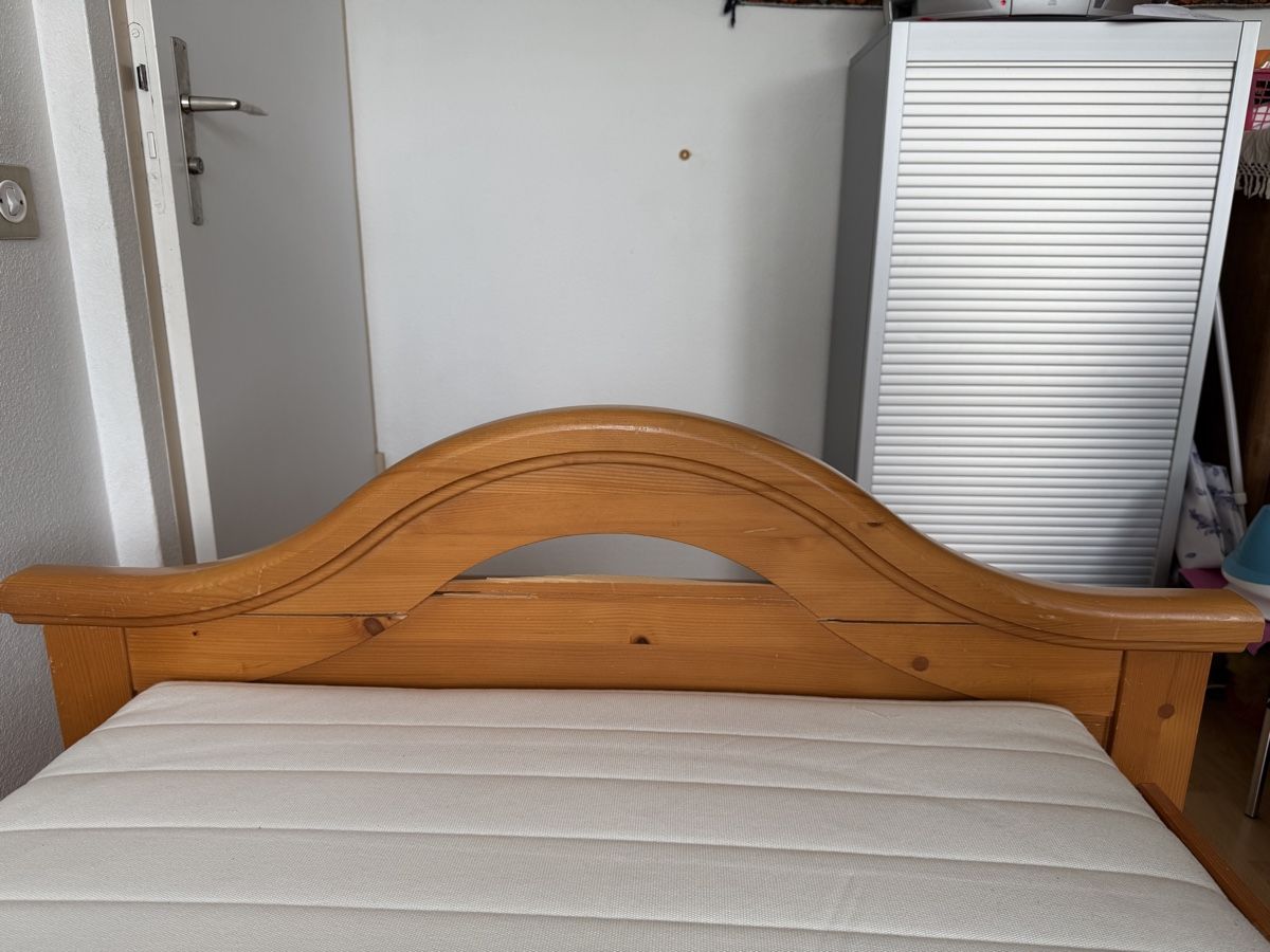 Betten: Elektrobett mit Lattenrost und Matratze – Gebraucht aus Dürrenroth von Clifford 6