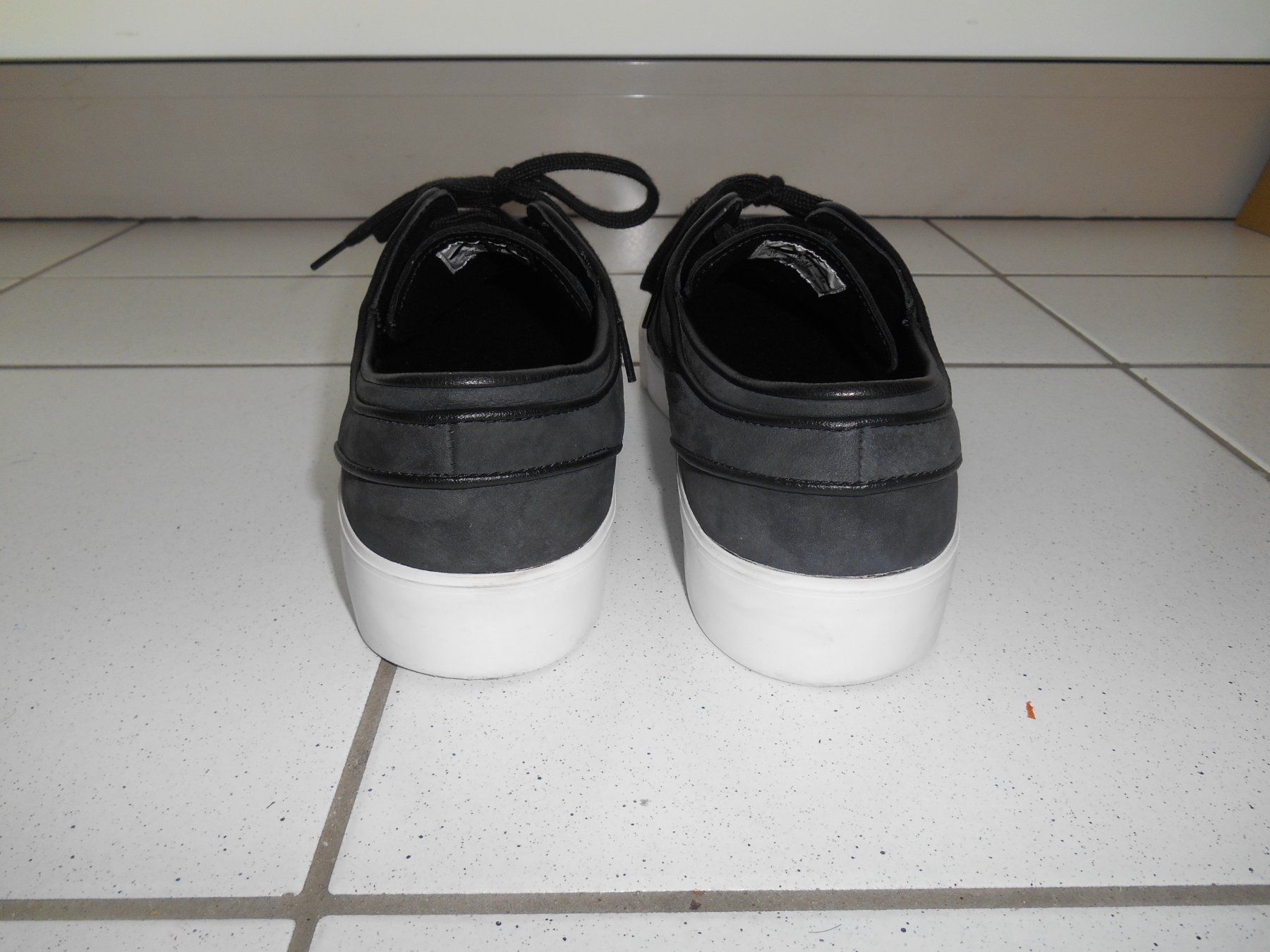 Nike Scarpe da uomo: Nike Leder-Sneaker Grösse 44 – Usato da Basel venduto da Birs868 2