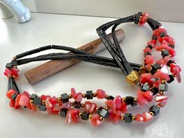 Handarbeit Kette 3-reihig Hämatit & rosa Koralle 53cm Unikat