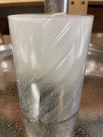 Kerzen/Wachs/Weiss mit Silberglitter geschwungen/8x9,5cm