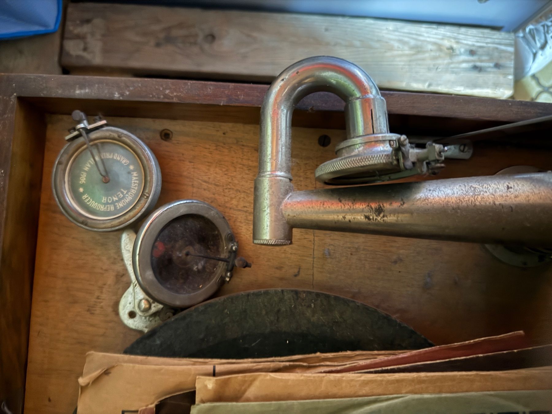 Tourne-disques: Ancien gramophone – D'occasion à Prilly par bandoche67