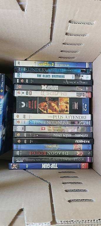 Tutti i DVDs: Lot 50 dvd et quelques blueray – Usato da Vésenaz venduto da emose 2