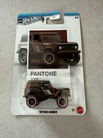 Hot Wheels - 67 Ford Bronco Pantone Chase 