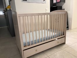 Babybett / baby bed / crib
