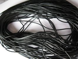 1 Meter Echtlederband, Lederschnur, Lederband, 2mm, schwarz