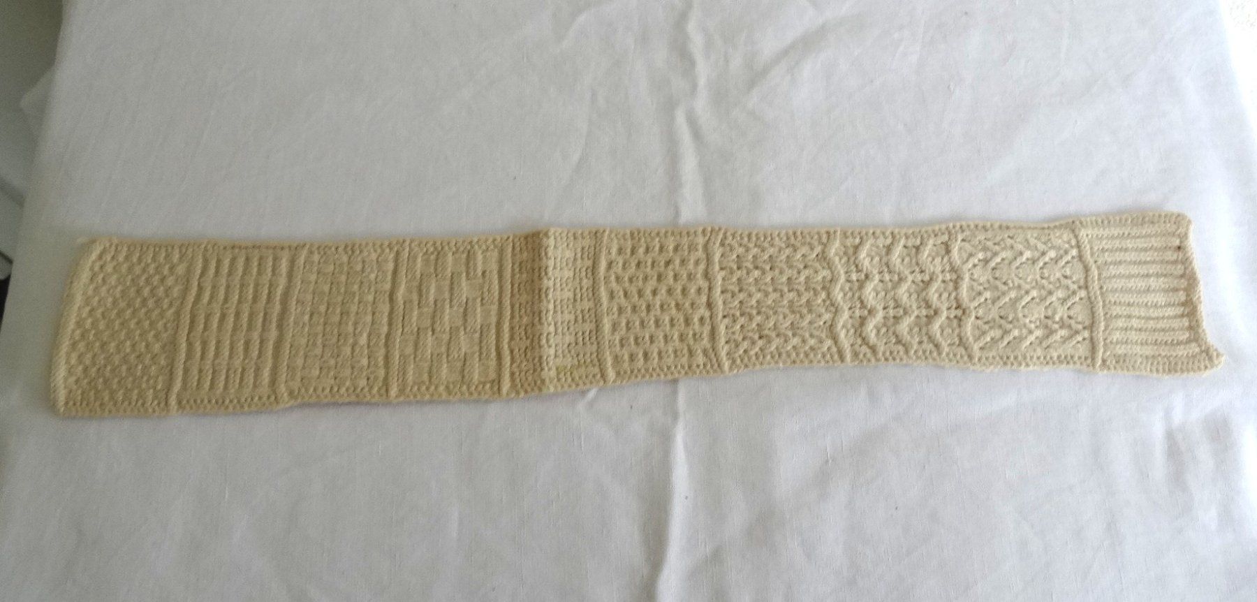 Tessuti: Strick und Stickmustertücher – Usato da Minusio venduto da Mer66 2