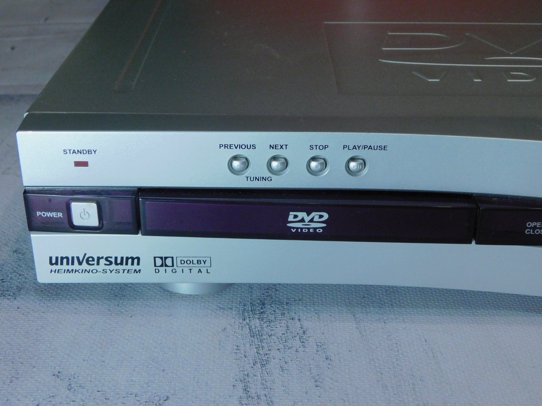 Lettore multimediale & Streamer: Universum DVD Player DVD-DR 3020 – Usato da Emmenbrücke venduto da Ulisse-22 1