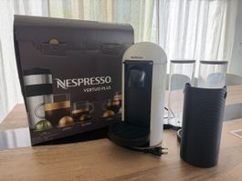 Kaffeemaschine Nespresso Vertuo Plus weiss mit OVP