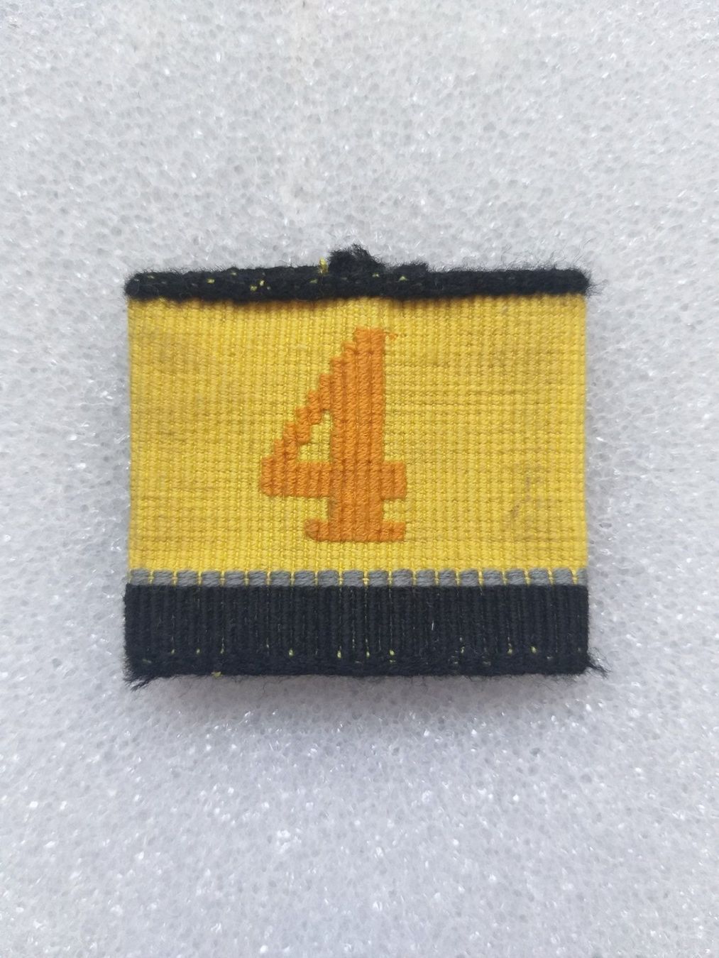 Placchette & Badge: Achselschlaufe Panzer Bat 4 Stabskp – Usato da Bauma venduto da SwissMilitaria