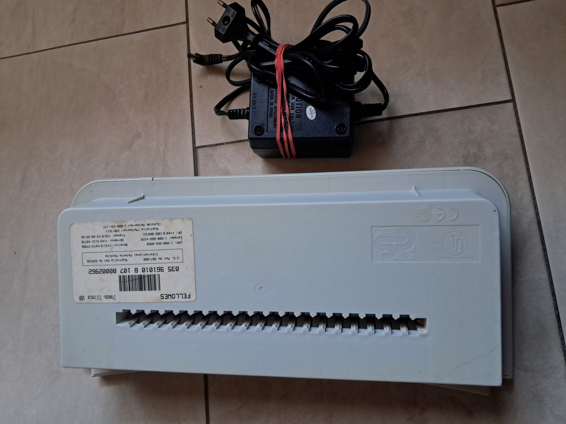 Fellowes Distruggi documenti: Aktenvernichter – Usato da Cham venduto da Danv40 1
