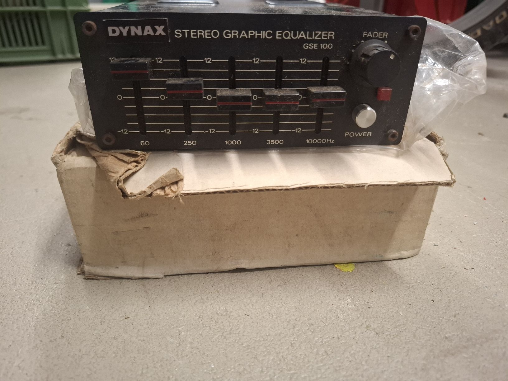 Equalizzatori: Dynax GSE 100 Stereo Graphic Equalizer - Top Zustand! – Nuovo (secondo la descrizione) da Trimmis venduto da cni_6qn8