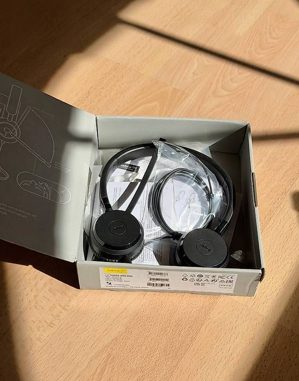 Cuffie: Neu- Jabra Evolve2 40 Headset ungetragen – Nuovo e nell'imballaggio originale da Ingenbohl venduto da nniiccoollee10