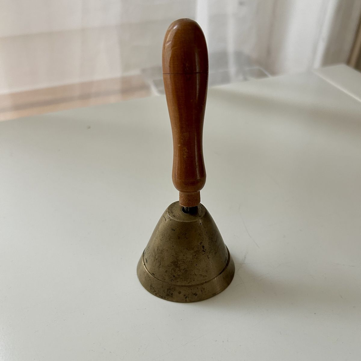 Glocken & Treicheln: Glocke mit Holzgriff gebraucht – Gebraucht aus Zürich von Mary8044 2