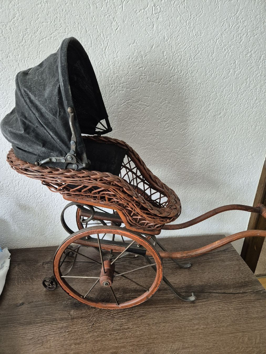 Voitures de poupées: Antike Puppenwagen – D'occasion à Eschlikon TG par zuzanka80