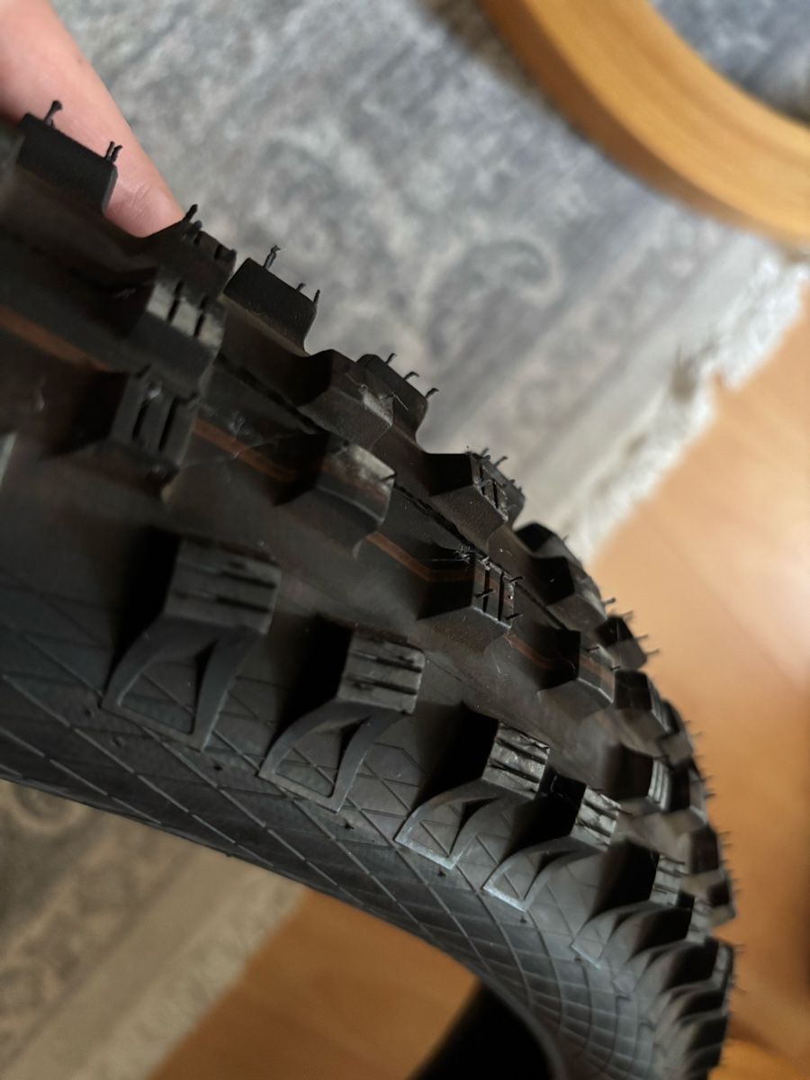 Schwalbe Pneumatici & Ruote complete: Schwalbe Magic Mary 27.5 x 2.60  – Usato da Dübendorf venduto da mba_5yvw 2