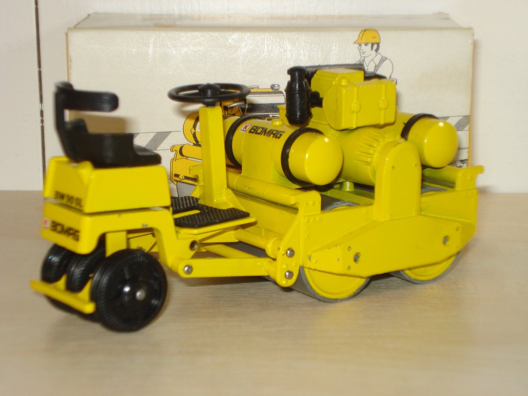 Modellbausätze & Standmodelle: BOMAG BW 90 SL Tandemwalze – Neu (gemäss Beschreibung) aus Mitlödi von worker04 3