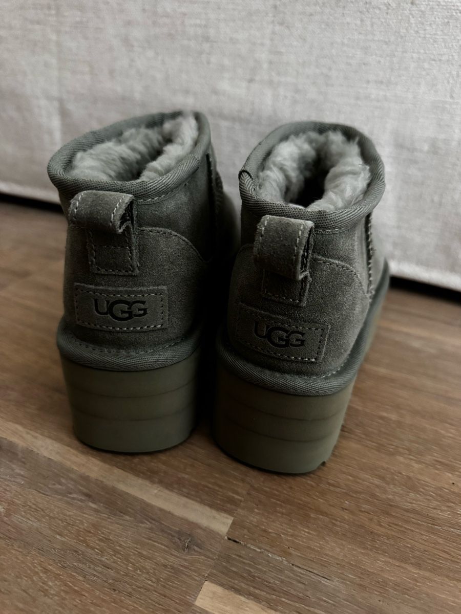 Ugg Scarpe da donna: UGG Classic Ultra Mini Platform, Gr. 36, Neuwertig – Nuovo (secondo la descrizione) da Horw venduto da happy_xx