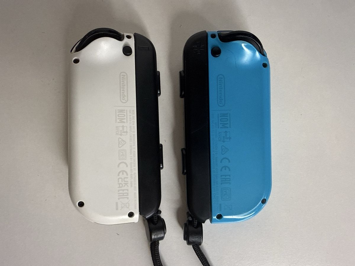 Nintendo Controller: Nintendo Switch Joy-Cons -  blue and white set - good cond. – Usato da Ehrendingen venduto da bubulence 1