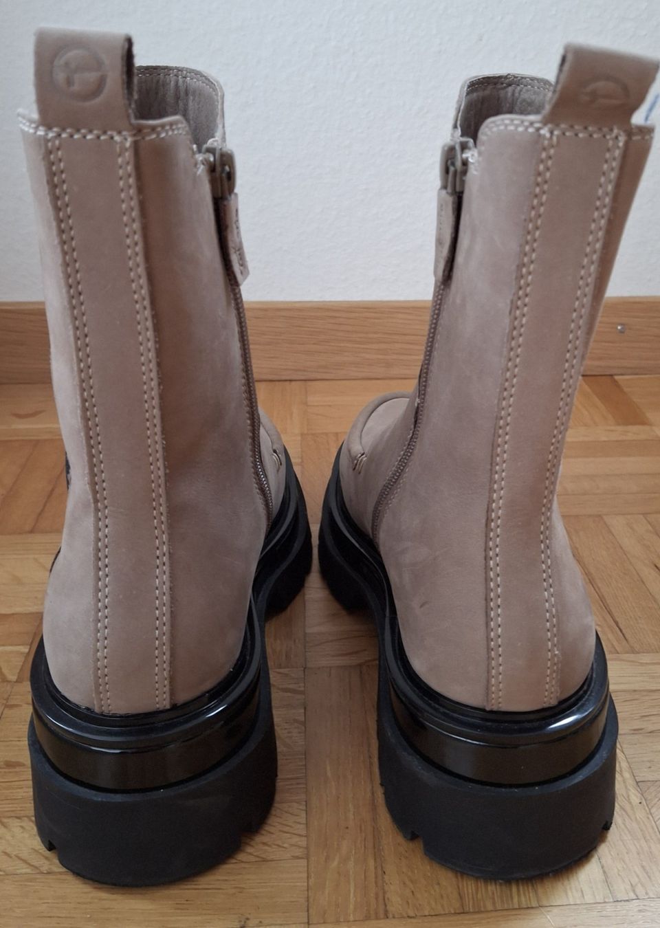 Tamaris Scarpe da donna: Tamaris Chelsea Boot – Nuovo (secondo la descrizione) da Gersau venduto da syl_5dsz 3