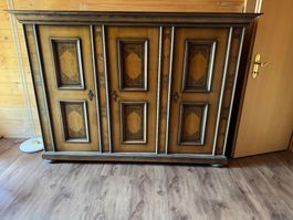 Antiker Schrank / Buffet