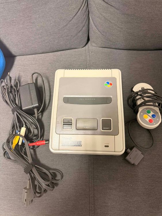 Console Super Nintendo + Super Mario World (Usato) a Giubiasco per CHF ...