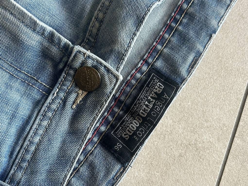 Jeans: Kurze Jeans Hellblau – Neuf avec emballage d'origine à Maisprach par _aliciarebecca_ 2