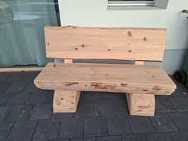 Holzbank