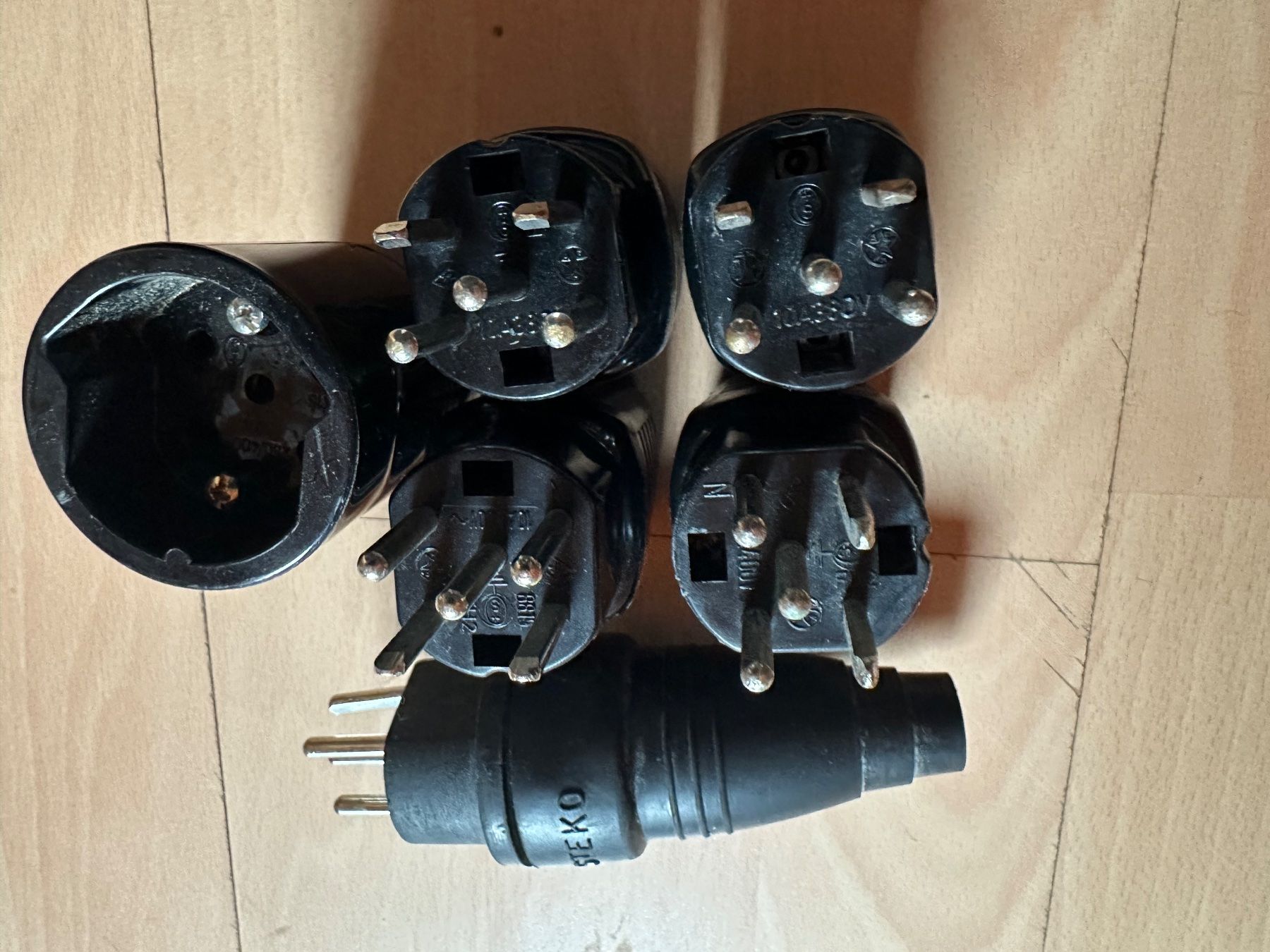 Stecker: 5Stk Stecker und Kupplung T15 – Gebraucht aus Huttwil von Bolpa 5