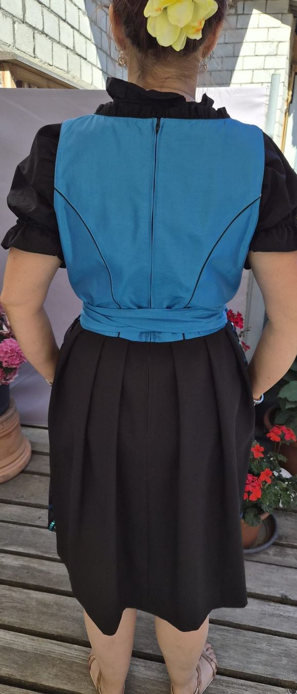 Vestiti: Dirndl Medium – Usato da Alpthal venduto da sch_q92t 1