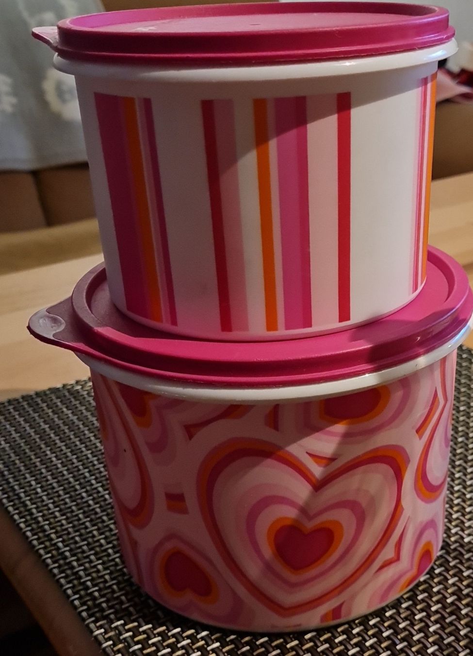 Tupperware Behälter & Ähnliches: Tupperware Junge Welle, 2 Stk. Schüsseln mit Deckel Top – Neu (gemäss Beschreibung) aus Münsingen von Cuci31
