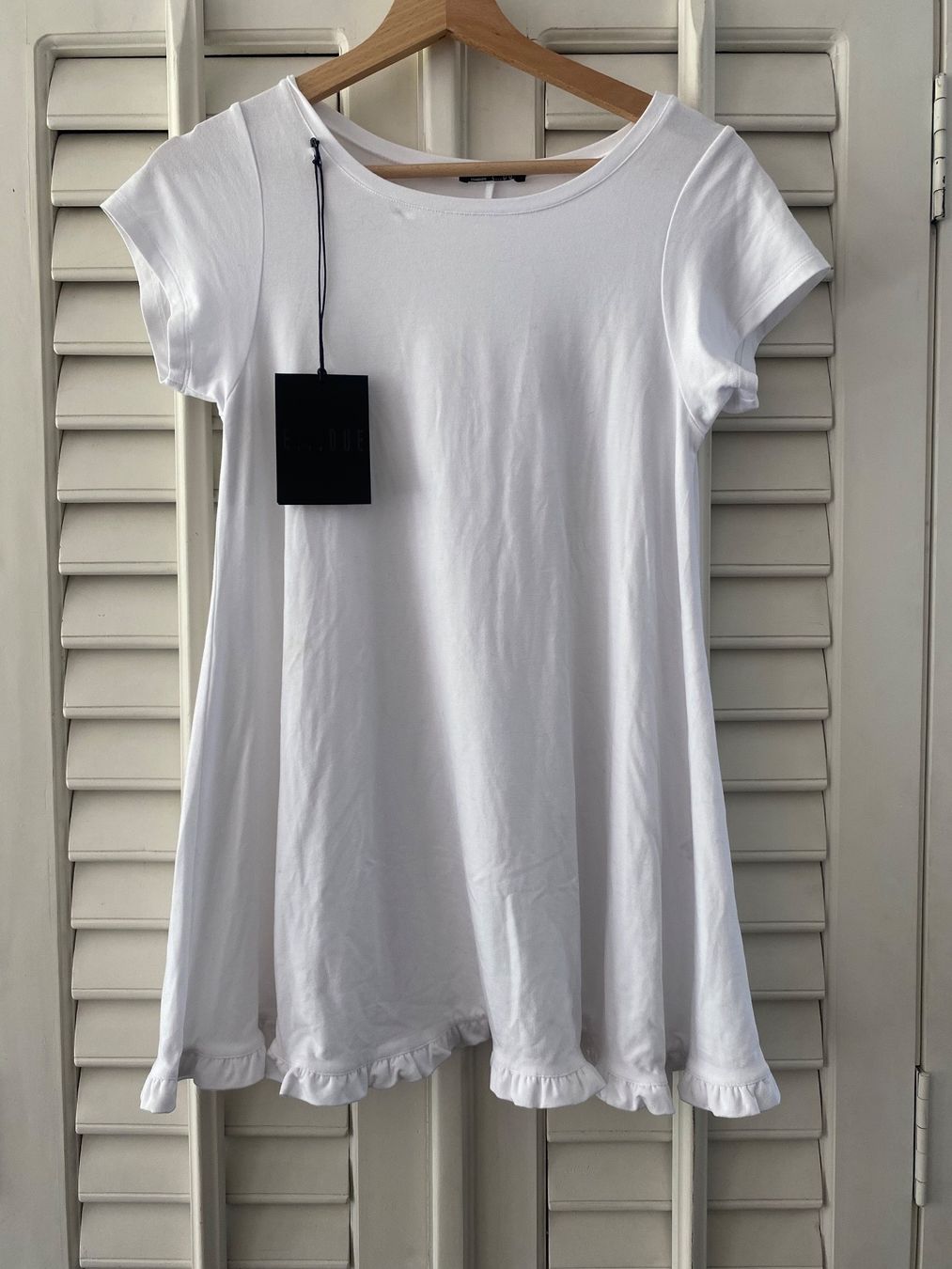 T-shirt: NEU: E…..DUE Shirt in Grösse XS – Nuovo e nell'imballaggio originale da Sachseln venduto da Guguiseli