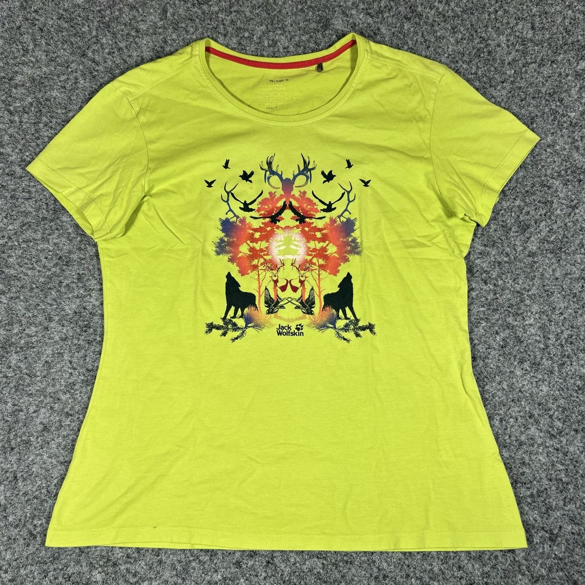Jack Wolfskin T-shirts: Jack Wolfskin shirt  – D'occasion à La Sagne NE par Matlasape 1