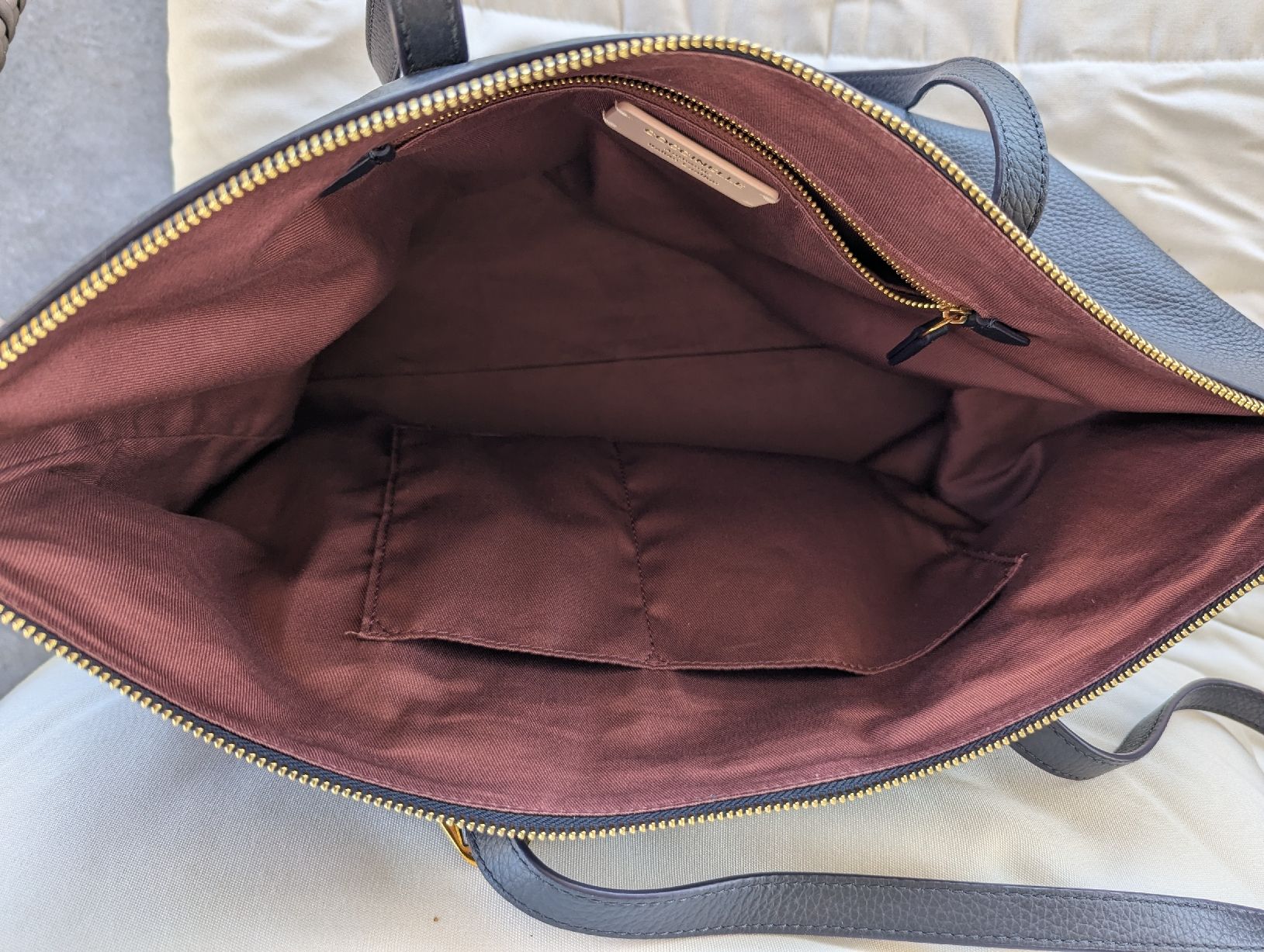 Coccinelle Taschen für Damen: COCCINELLE Tasche Leder – Gebraucht aus Seengen von sam_x5tk 9