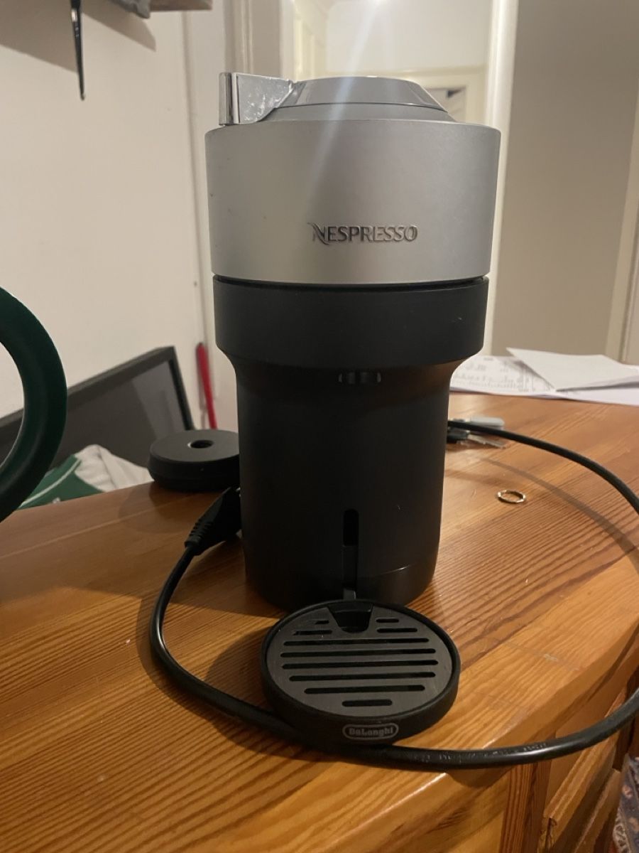 Nespresso Macchine per caffè & Macchine per espresso: Nespresso Kaffeemaschine Vertuo pop silber/schwarz – Usato da Bischofszell venduto da nadwe7