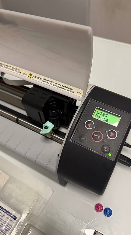 Tutte le macchine: Plotter per taglio Vinille GRAPHTEC Craft Robo CC330  – Usato da Giubiasco venduto da eff_6kvr