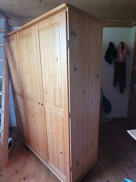 Schränke: Kleiderkasten (Kinder) – Gebraucht aus Grabs von Micromue 1