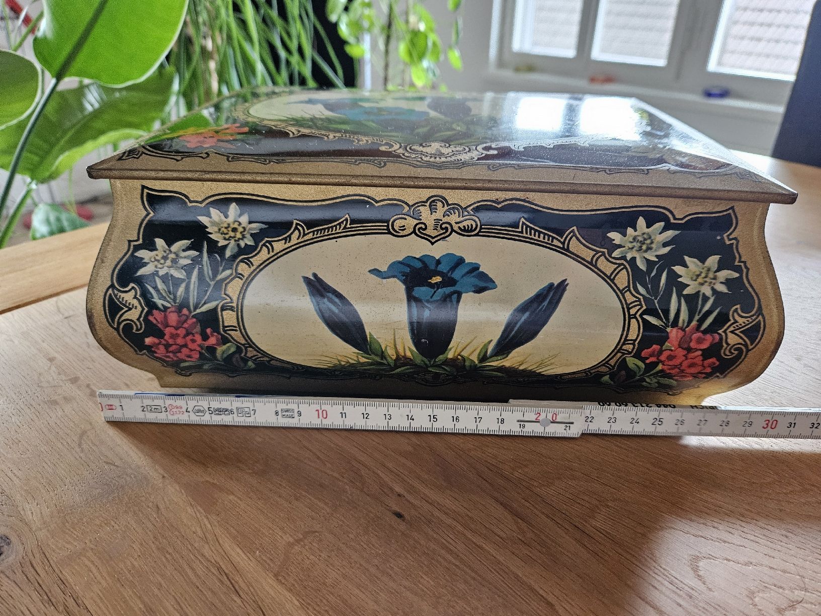 Tutte le decorazioni: Blechdose von der Blechwarenfabrik Gebrüder Hoffmann, Thun – Usato da Rüti ZH venduto da Moli8 5