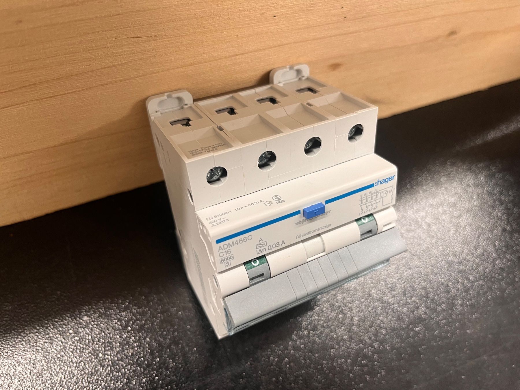 Hager Interruttori: Hager ADM466C FI/LS Schalter RCD – Nuovo (secondo la descrizione) da Buch b. Frauenfeld venduto da vw_schmid 2