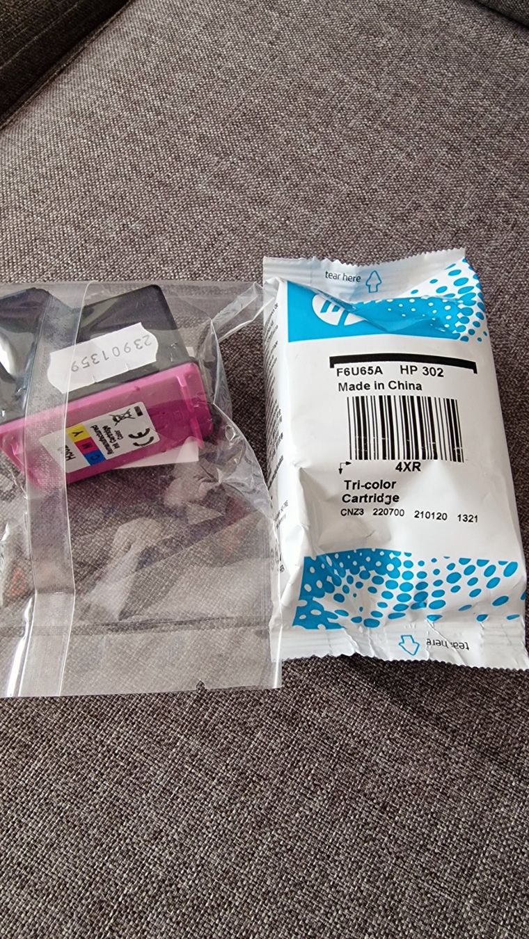 Hewlett Packard Cartucce per stampanti & toner: 2x Original HP Druckerpatronen Tri-Color – Nuovo e nell'imballaggio originale da Murten venduto da Cheri23 1