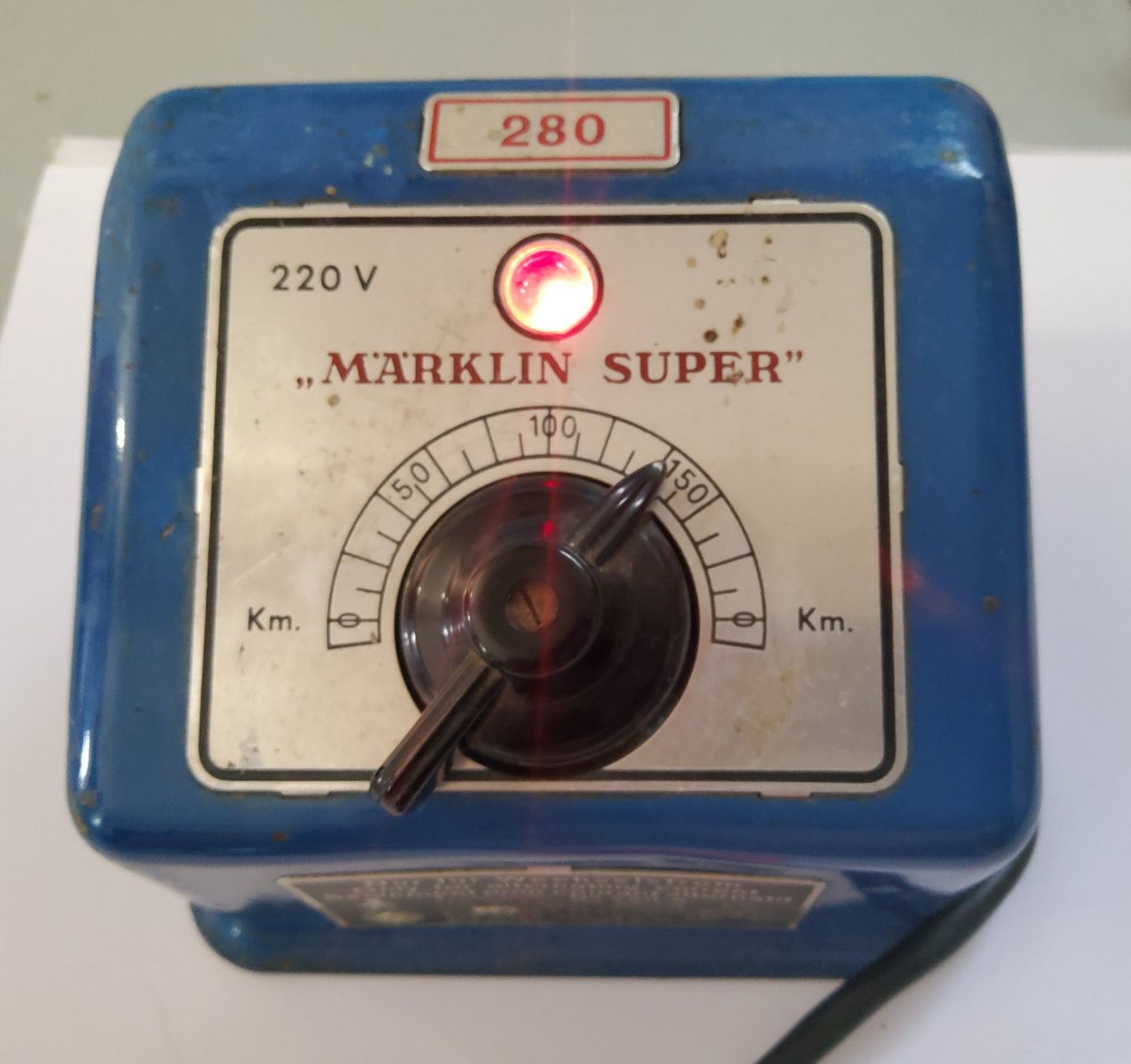 Märklin Batterie, Caricabatterie & Alimentatori: Alter MÄRKLIN SUPER-Transformator 220V – Usato da Grüningen venduto da VENOM59