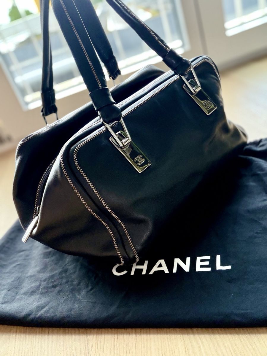 Chanel Borse: Sac à main Chanel noir cuir  – Usato da Adliswil venduto da vic_dxw7
