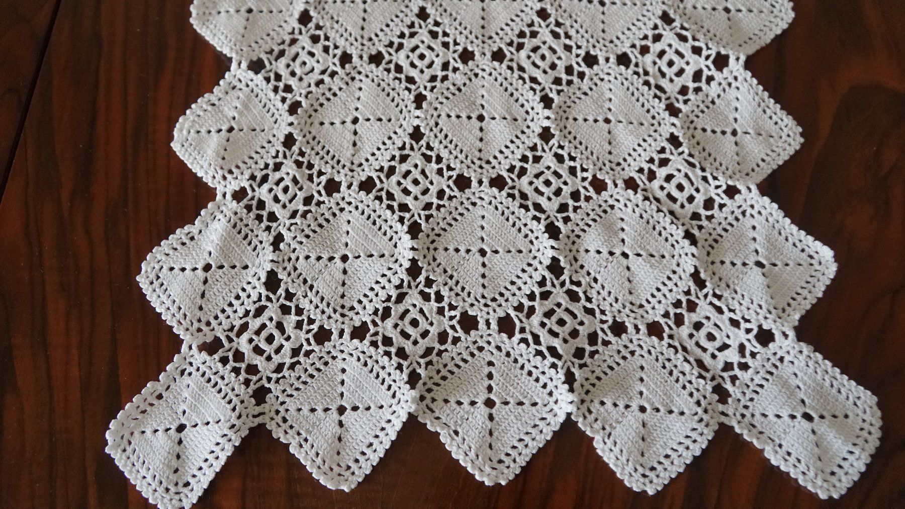Altra biancheria da tavola: Deckeli Handarbeit 70x30cm – Usato da Bern venduto da Antikbatik 4
