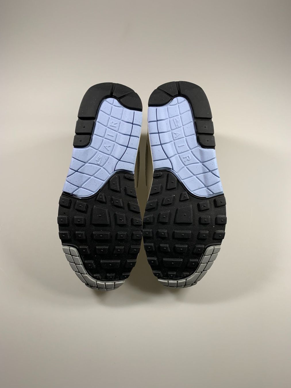 Scarpe da uomo: Nike Air Max 1 Safari Summit White Phantom – Nuovo e nell'imballaggio originale da Thörishaus venduto da SnkrsVie 2