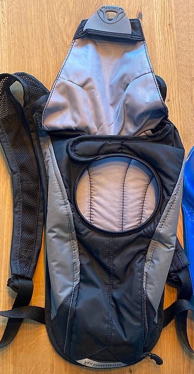 Camelbak Zaini: Camelbak Trinkrucksack 1.5l – Usato da Sursee venduto da Twism 2