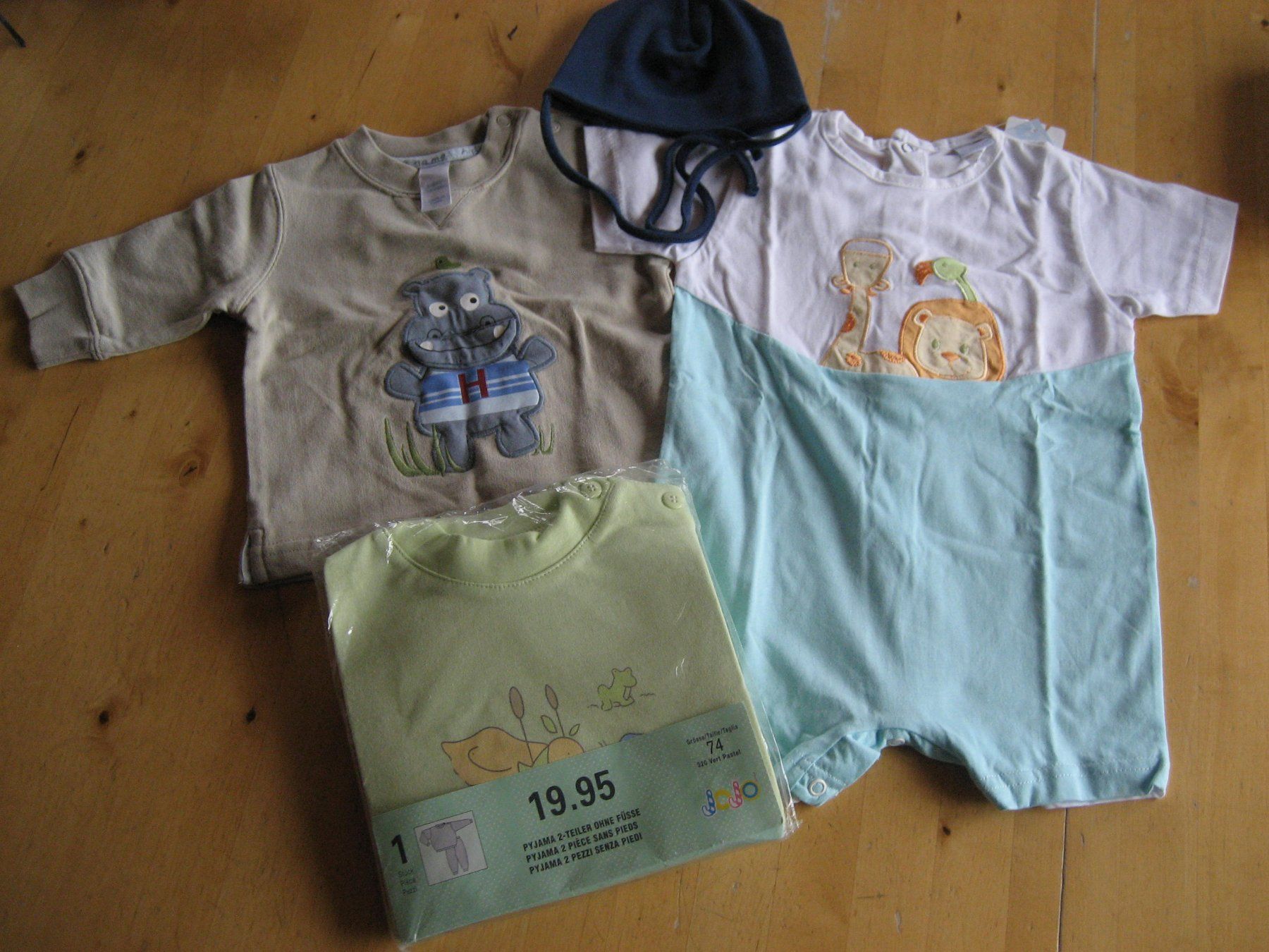 Lotti & Set di vestiti: Lots vêtements bébé taille 74, neufs – Nuovo e nell'imballaggio originale da Delémont venduto da marryb