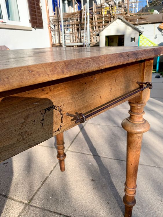 Alter Holztisch mit Schublade Kaufen auf Ricardo